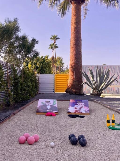 Alexander: Retro Chic Oasis 2023 Modernism Showcase House Palm Springs Exterior photo